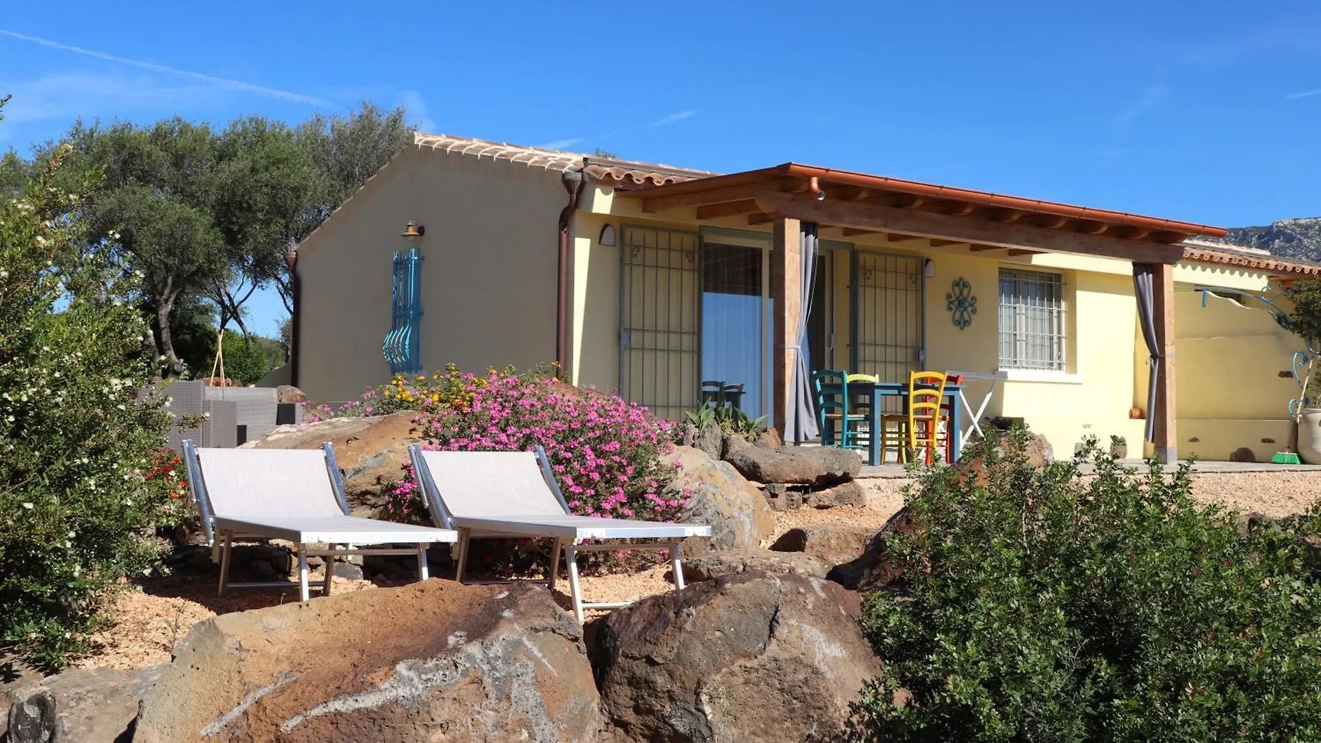 Vakantiehuis Country Villa Sant' Elene- Appartamento Mirto Orosei