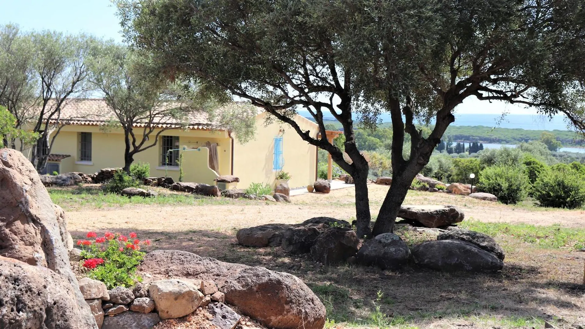 Vakantiehuis Country Villa Sant' Elene- Appartamento Mirto Orosei